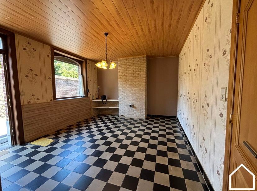 Charmante te renoveren woning met boordevol potentieel in het rustige Elverdinge<br />
<br />
ONTDEK DE VASTGOEDVIDEO; https://youtube.com/embed/diS9E