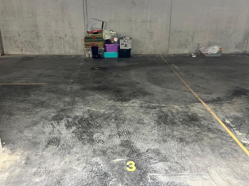 Ondergrondse autostaanplaats 3 gelegen in van Evergem.<br />
<br />
Onmiddellijk beschikbaar!<br />
<br />
Een bezoek kan uitsluitend via onze website