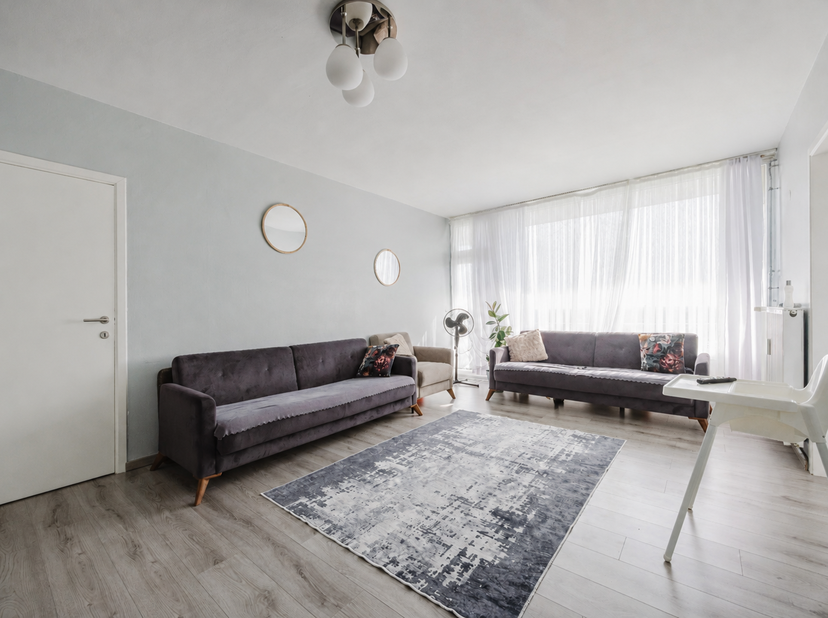 LIGGING<br />
Ontdek dit twee slaapkamer appartement met terras, gelegen in Gent. Dit appartement biedt een ideale combinatie van comfort en bereikbaa