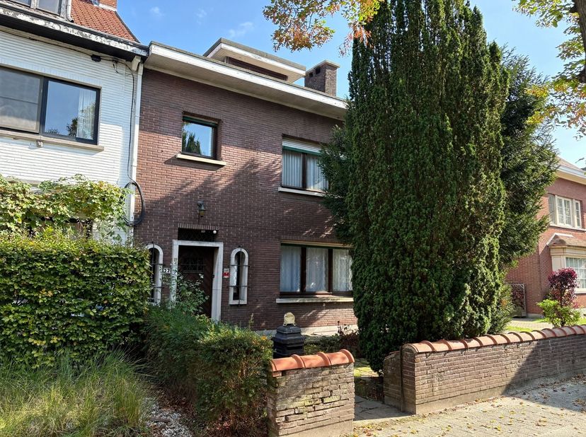Huis te huur in August Scheyvaertslaan 27,
                    2180 Ekeren