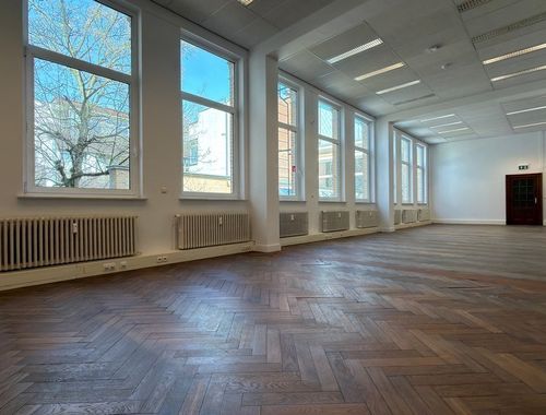                                         Kantoor te huur in Antwerpen, € 2.320
