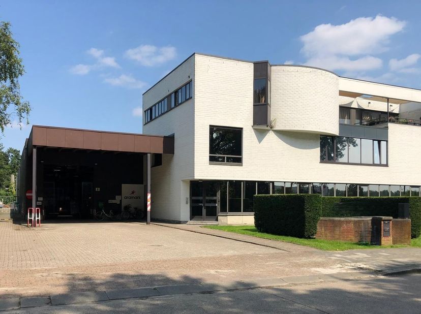 Bien professionnel à louer
                    à 2610 Wilrijk
