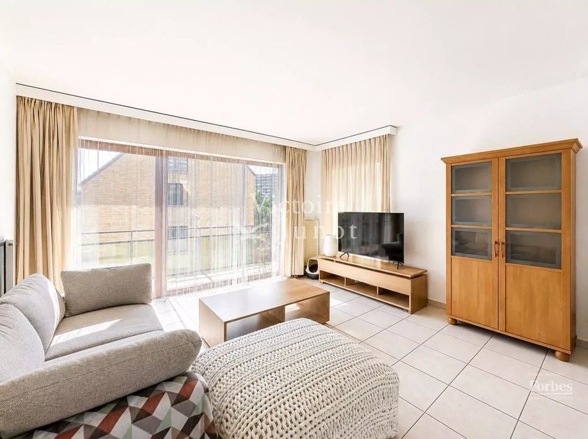 Gepresenteerd door Yanis Morsa : 0487 71 46 10 / yanis.morsa@victoire.be<br />
Victoire Junot biedt dit mooie appartement met 2 slaapkamers van ±100 m