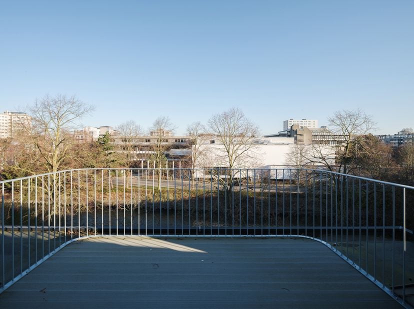 Een recent gerenoveerd, energiezuinig duplexappartement in een bijzonder kleinschalige residentie met slechts twee entiteiten. Dankzij het ontbreken v