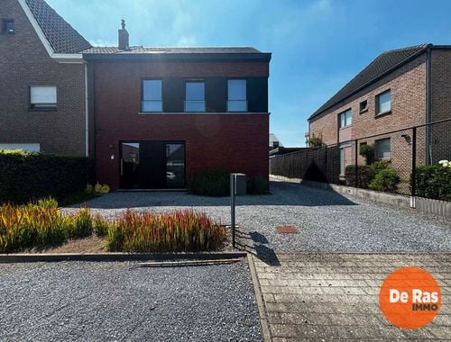                                         Gelijkvloers app. te huur in Wetteren, € 1.025
