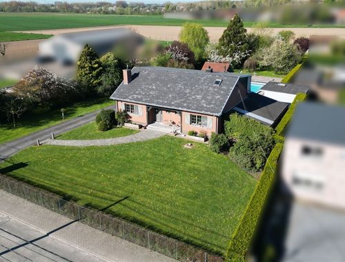                                         Villa te koop in Blicquy, € 450.000
