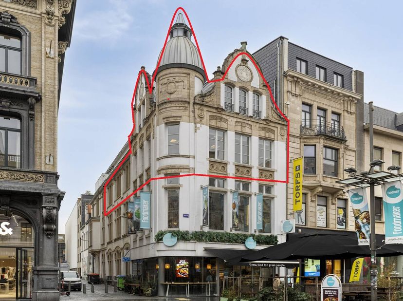 Bent u op zoek naar een kantoor die perfect aansluit bij de noden van vandaag? Boven de Foodmaker, in het kloppende hart van Antwerpen, bieden wij kan