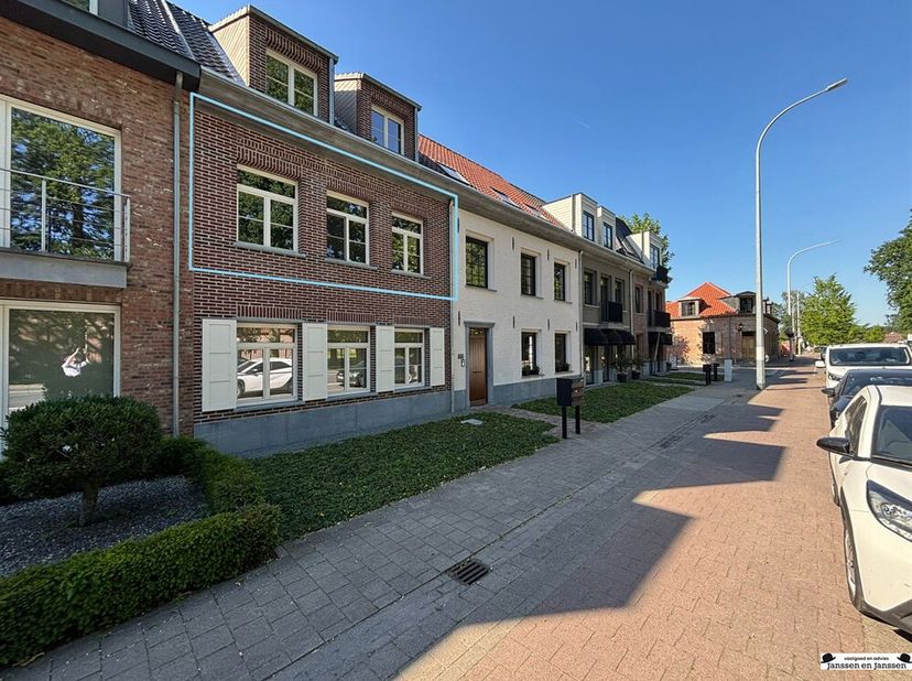 Appartement avec deux chambres à coucher, deux places de parking et une terrasse dans le centre de Gooreind (approx.100m²)<br />
Résidence Kuypershoek