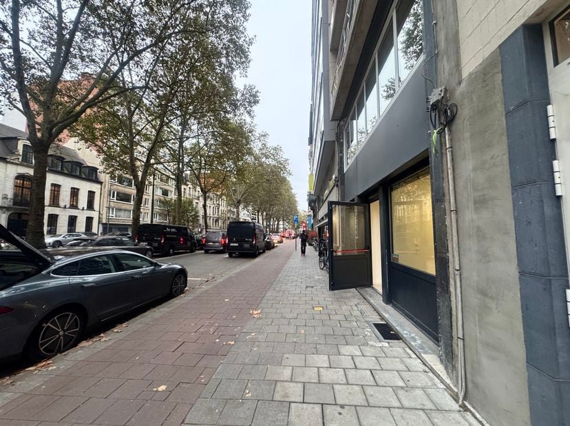 Bedrijfsvastgoed te huur in Mechelsesteenweg 165,
                    2018 Antwerpen