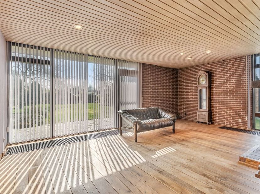 Vrijstaande woning met veel potentieel op topligging in Lommel<br />
Op zoek naar een woning die je naar eigen smaak kan inrichten? Deze vrijstaande w