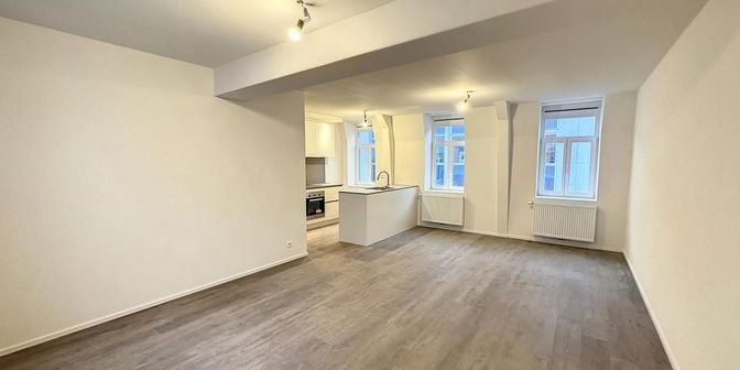 Appartement te huur in Rue de la Monnaie 14 bus 36, 5000 Namur
