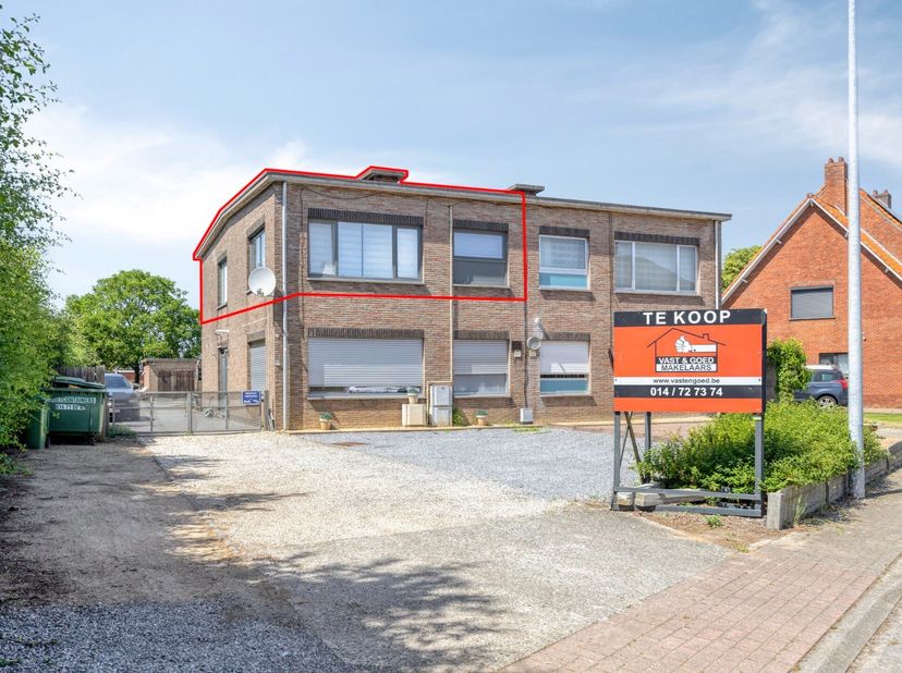 Dit instapklaar appartement is gelegen in de straat Oosterloseweg in het centrum van Geel-Oosterlo. Door zijn ligging zijn de omliggende gemeenten als