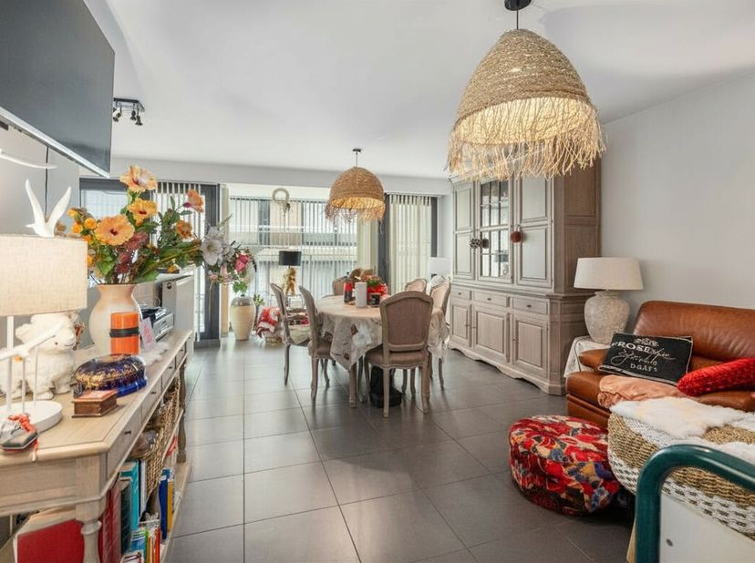 Blankenberge: Instapklaar appartement met 2 slaapkamers en terras te koop vlakbij zee! Op de 4e verdieping van de moderne residentie "Star Clipper" vi