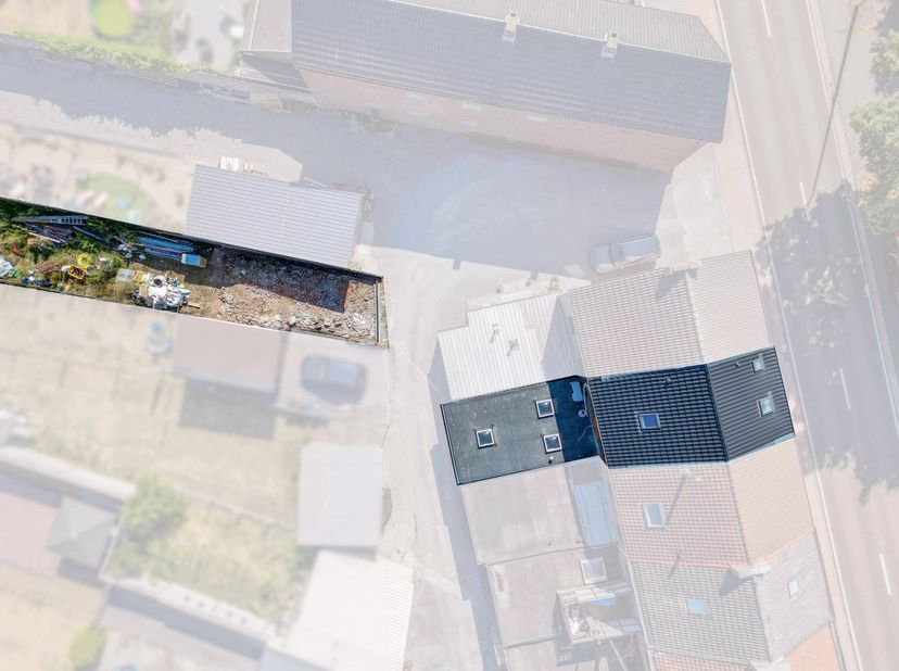 Deze ruime woning ligt aan de stadsrand van Sint-Truiden. In de afgelopen twee jaar werd het door professionals gerenoveerd tot een energiezuinige en