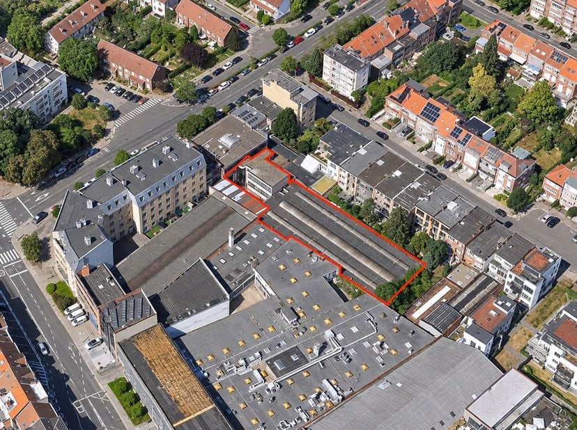 Bien professionnel à vendre à Avenue de l'Optimisme 15-17,
                    1140 Evere