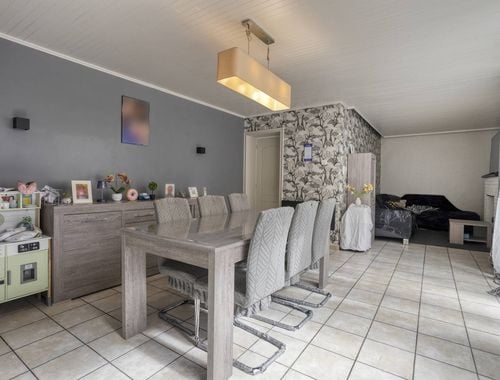                                         Maison à vendre à Izegem, € 215.000
