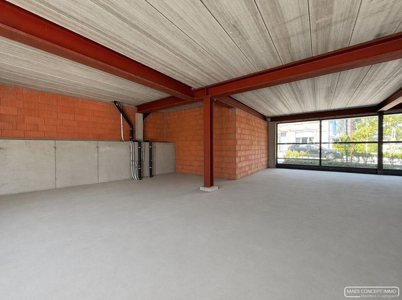Bedrijfsvastgoed te koop in kerkstraat 8 bus B,
                    8570 Anzegem