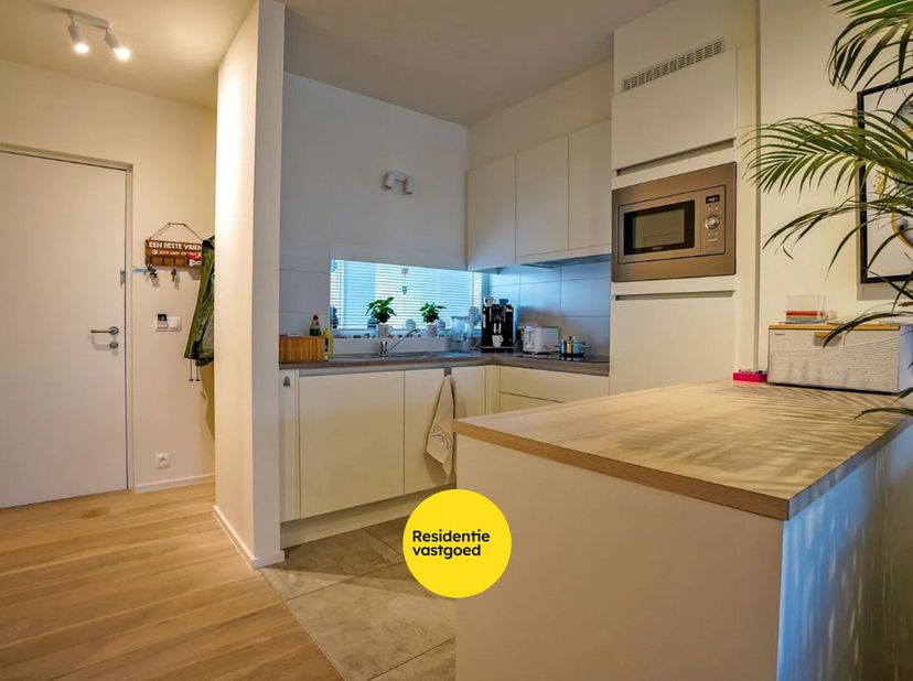 Pal in het centrum van Oostduinkerke-Dorp vindt u dit luxueus appartement / service flat (67m²) met 1 slaapkamer. Dit prachtige complex is gelegen vla