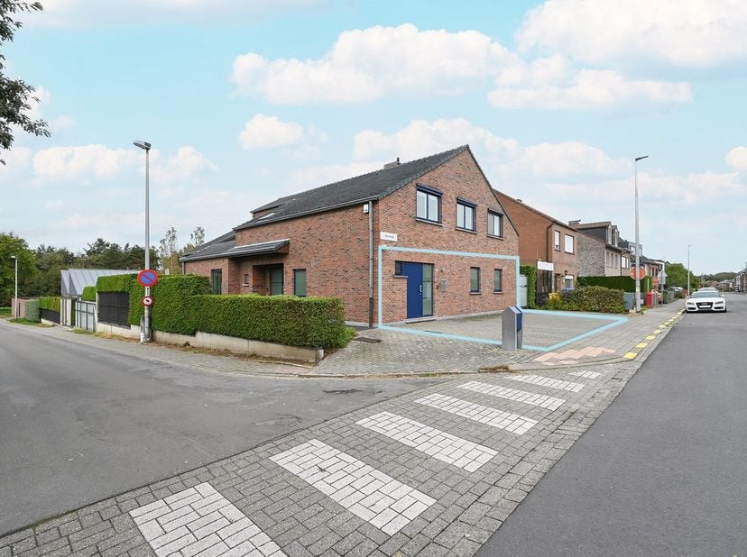 Bien professionnel à louer à Binnenweg 3,
                    2570 Duffel
