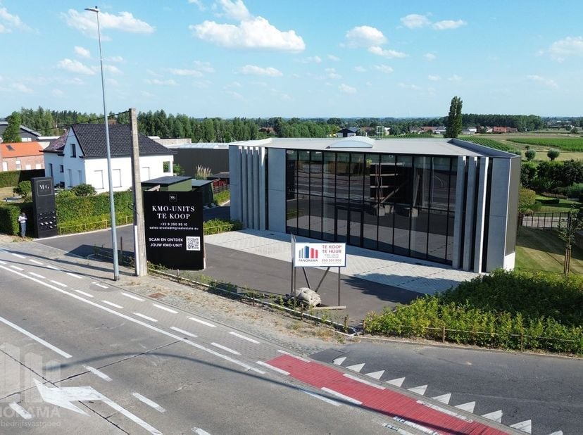Deze nieuwe KMO- unit/showroom&amp;nbsp; van&amp;nbsp;419 m² met 6 privatieve parkeerplaatsen maakt deel uit van de nieuwbouw state-of-the-art bedrijvenpark '