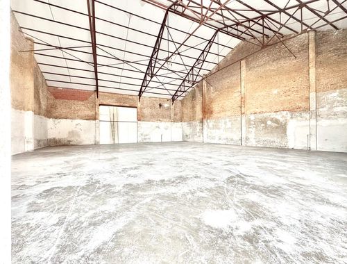                                         Entrepôt sans bureau à louer à Wielsbeke, € 1.275
