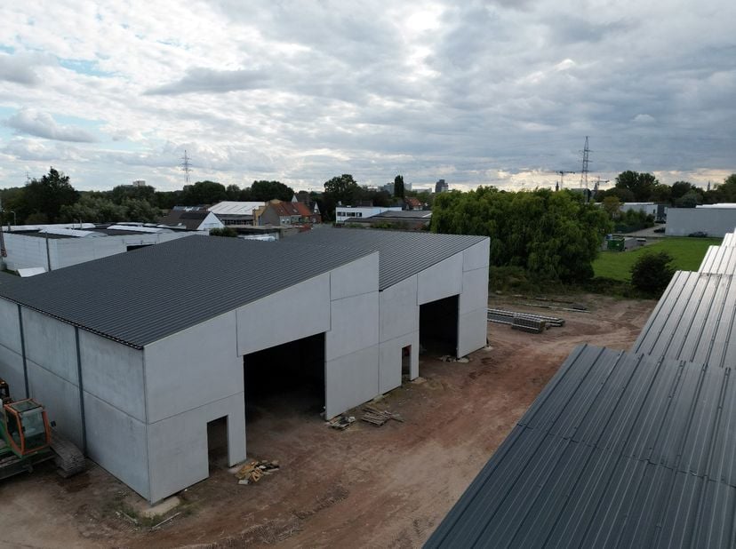 Bien professionnel à vendre à Ardooisesteenweg 319 boîte A,
                    8800 Roeselare