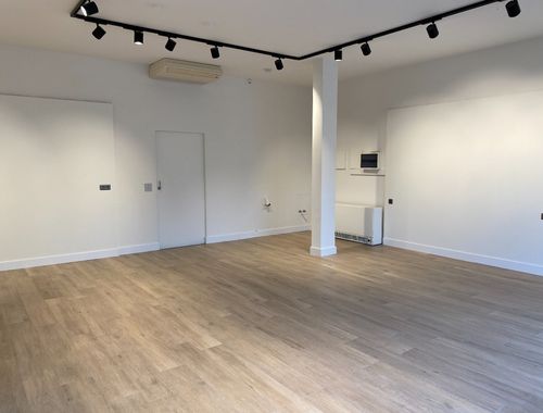                                         Handelszaak te huur in Olsene, € 995
