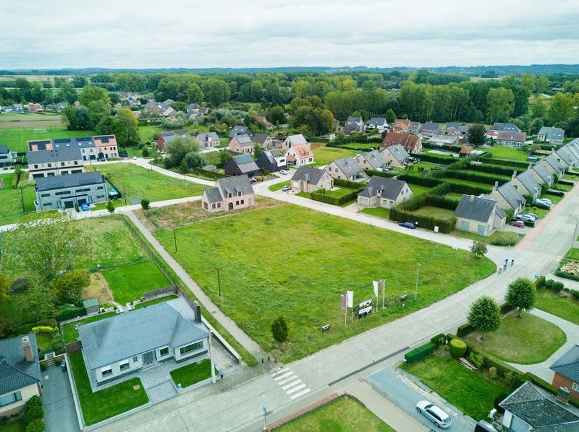 Terrain à vendre
                    à 9500 Ophasselt
