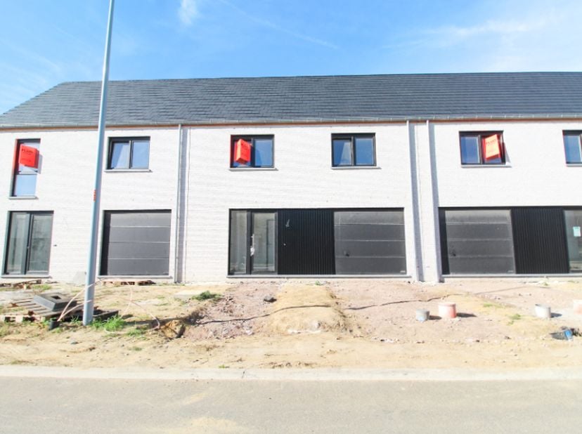 Maison à louer à Simonne Brugghestraat 42,
                    8800 Roeselare