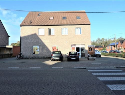                                         Handelspand te huur in Olen, € 895
