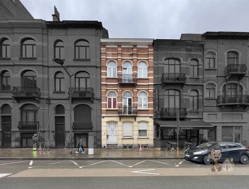                                         Immeuble d'appartements à vendre à Schaerbeek, € 675.000
