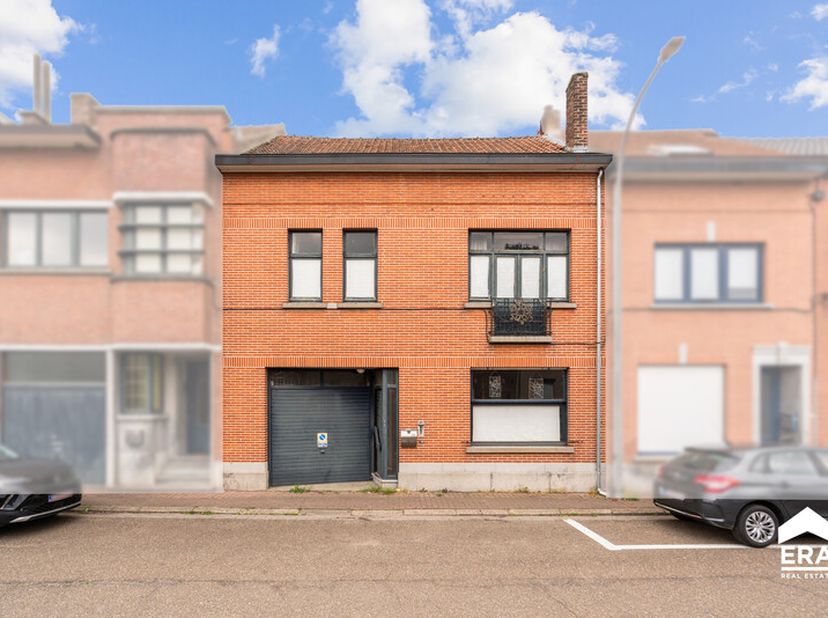 [[ CE BIEN PARTICIPE À LA JOURNÉE MAISONS OUVERTES ERA LE 13/6 DE 13:00 À 14:00 ]] À vendre : maison fermée située au cur de Hoegaarden, à proximité d