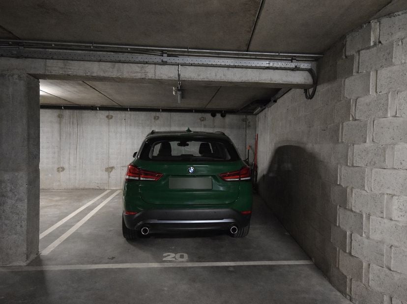 Garage à louer
                    à 9000 Gent