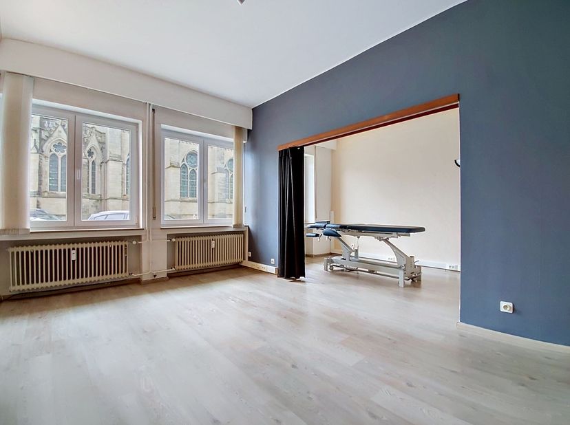 W Immobilière vous propose à la location un espace professionnel idéa d'une superficie de 40 m² l pour une profession libérale telle qu’un médecin, ki