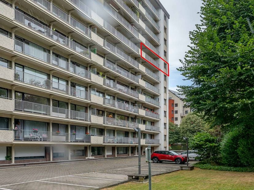 APPARTEMENT OP DE 7E VERDIEPING -<br />
In de residentie "Arizona" bevindt zich dit lichtrijke appartement met een mooi uitzicht en terras op de 7e ve
