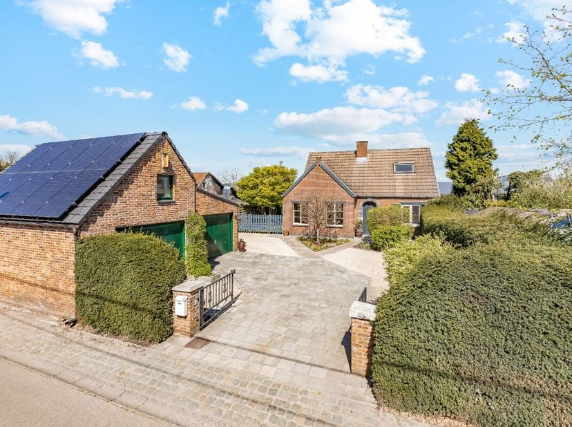 [[ DIT PAND NEEMT DEEL AAN DE ERA OPEN HUIZEN DAG OP 13/6 VAN 11:00 TOT 12:00 ]] Ligging &amp; indelingIn het groene en rustige Wachtebeke bevindt zich de