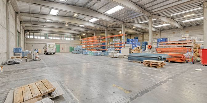 Bedrijfsvastgoed te huur in Pathoekeweg 150, 8000 Brugge