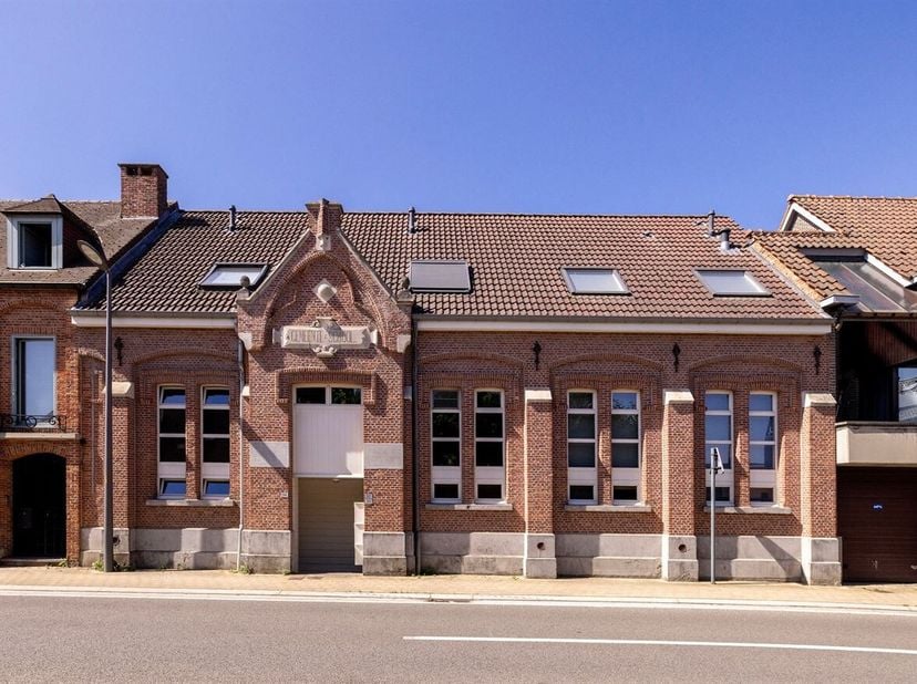 Energiezuinige woning met 4 slaapkamers te centrum Hulshout! Gelegen op wandelafstand van school, centrum, winkels en openbaar vervoer. <br />
De inko