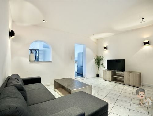                                         Eengezinswoning te koop in Châtelineau, € 300.000

