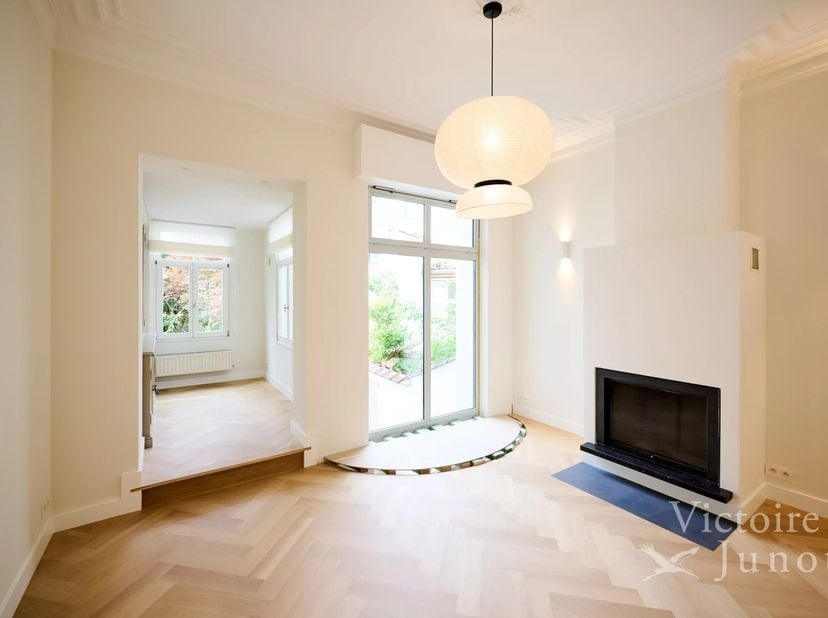 Goedgekeurd door Elisabeth du Chastel: 0495 79 78 58 / elisabeth.duchastel@victoire.be<br />
Victoire Junot biedt u in Etterbeek, dichtbij de Tongress