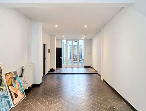                                         Bureaux à louer à Antwerpen, € 1.450

