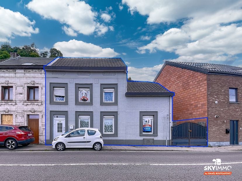 L'agence SKYIMMO vous propose cette charmante maison situé à CHENEE d’une superficie habitable de 150 m2<br />
Le bien se compose comme suit :<br />
R