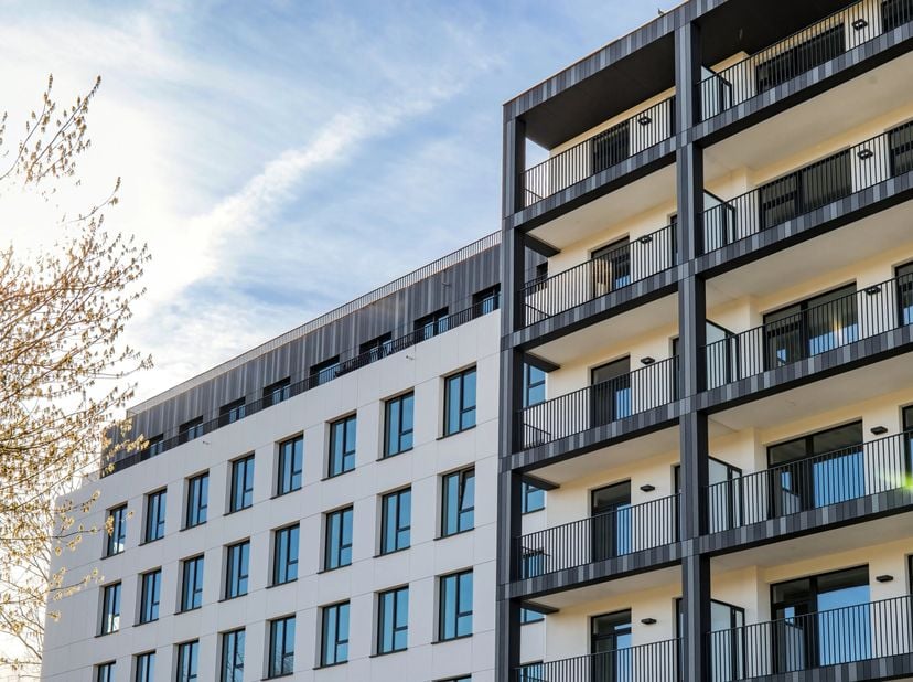 Victoire-JUNOT stelt u voor in het Twin Falls project, een appartement met 2 slaapkamers - PREMIUM stijl<br />
5e verdieping - 110 m²<br />
Terras 11