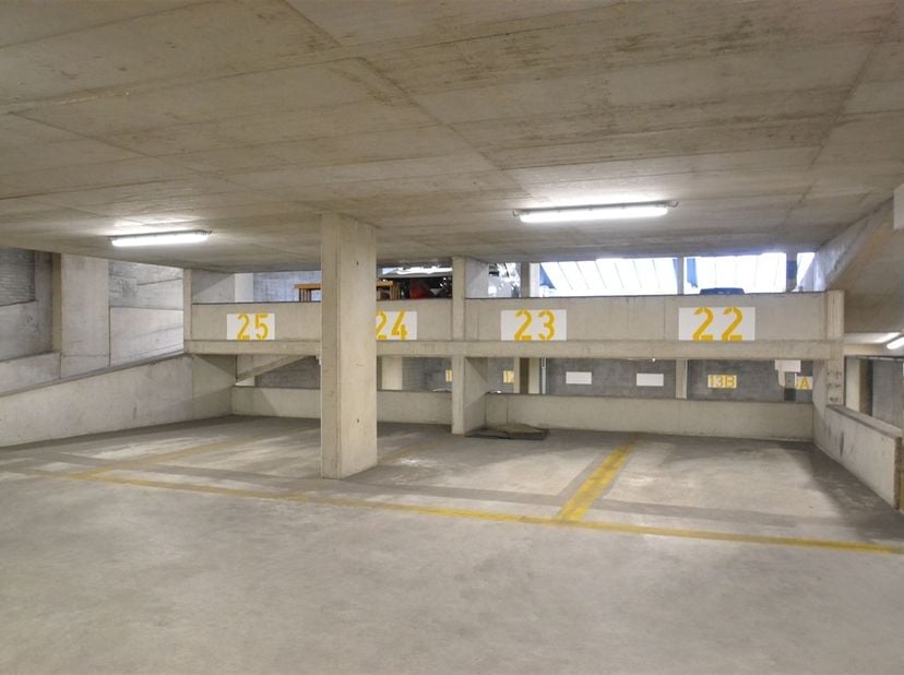 Garage à vendre
                    à 2500 Lier