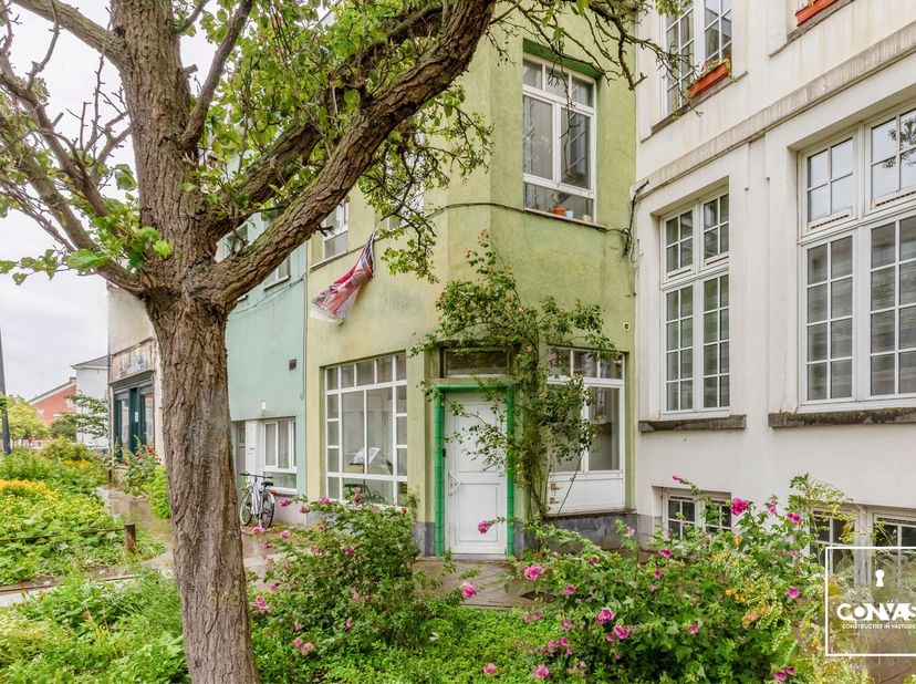 Op zoek naar een karaktervolle woning in Gent, voor eigen bewoning, studerende kinderen of als investering? Deze woning&amp;nbsp;in de Brusselsepoortstraa
