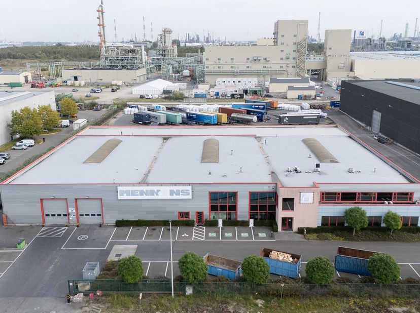 Bien professionnel à louer
                    à 2070 Zwijndrecht