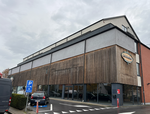                                         Petit magasin à louer à Sint-Denijs-Westrem, € 12.000
