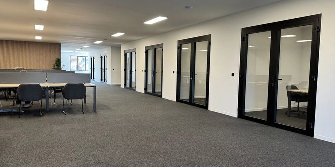 Bien professionnel à louer à Ruisbroeksesteenweg 9, 1600 Sint-Pieters-Leeuw