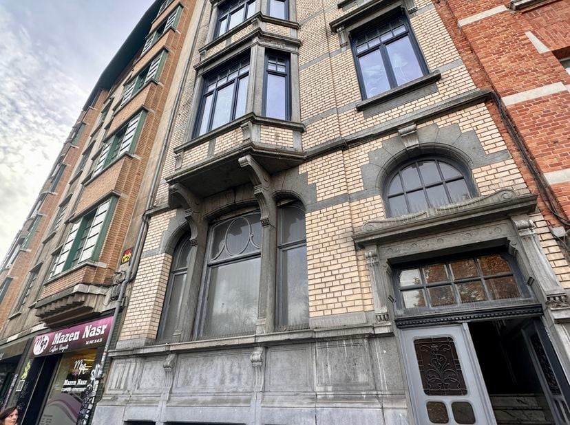 Appartement te koop
                    in 1060 Sint-Gillis