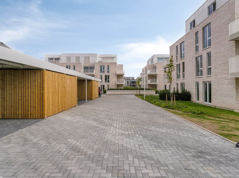 Bezoek deze volledig instapklare modelwoning en ontdek de laatste beschikbare woningen in het project Minerals op gunstige locatie in Ronse. <br />
<b